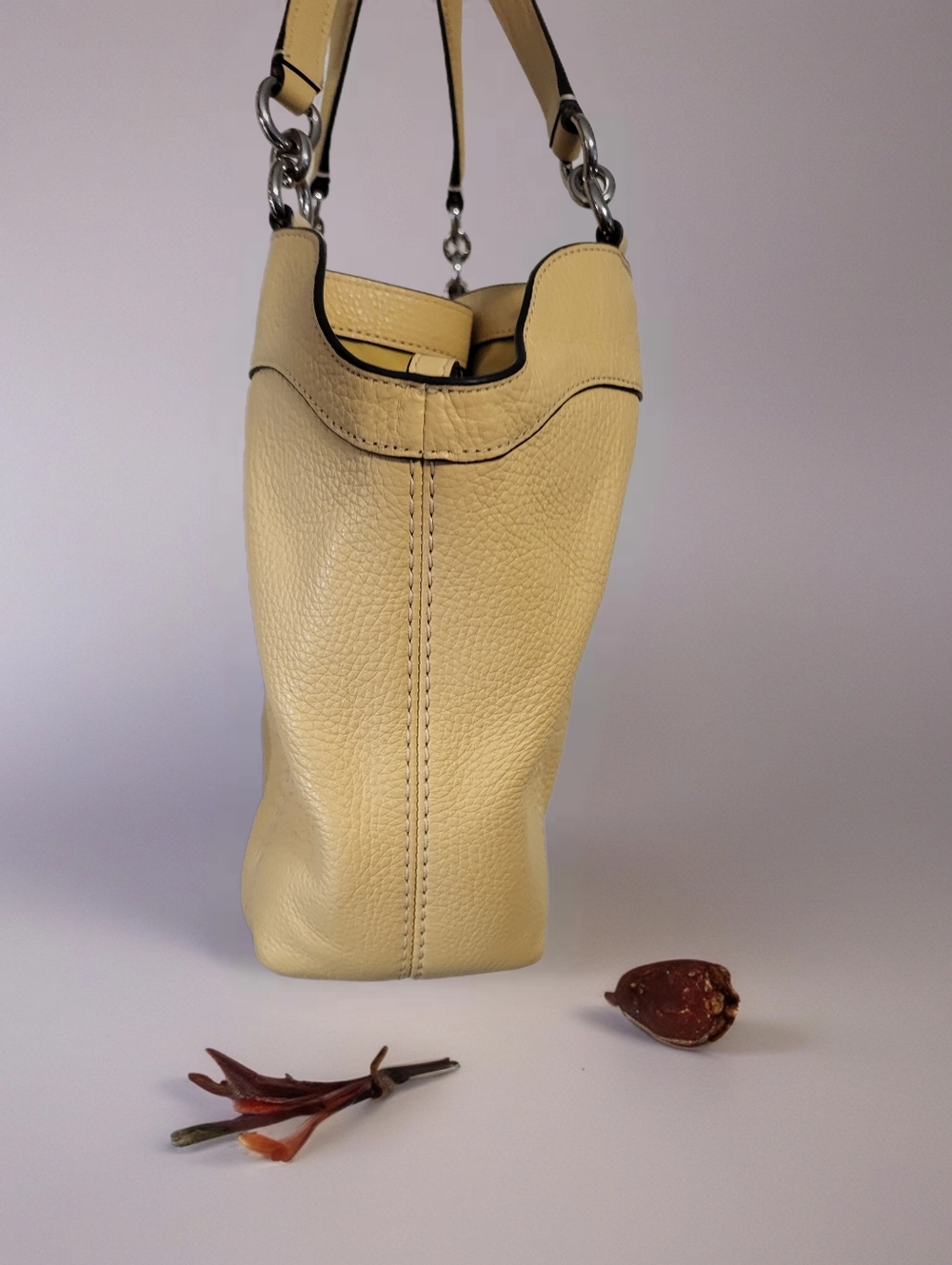 COACH Small LEXY Refined Pebbled Leather. RARE CANARY YELLOW. CROSSBODY INCLUDED - Picture 6 of 10